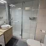 Climatise - Parking Prive - Emplacement Ideal A Апартаменты Йер
